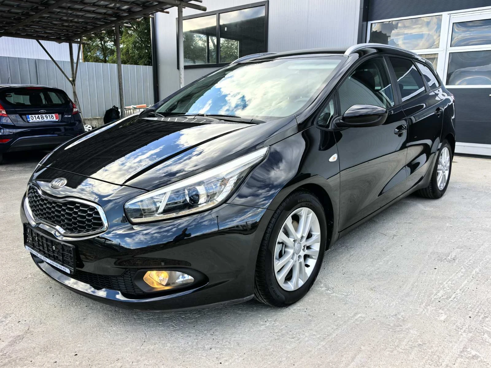 Kia Ceed 1.6CRDI, снимка 3 - Автомобили и джипове - 56214044