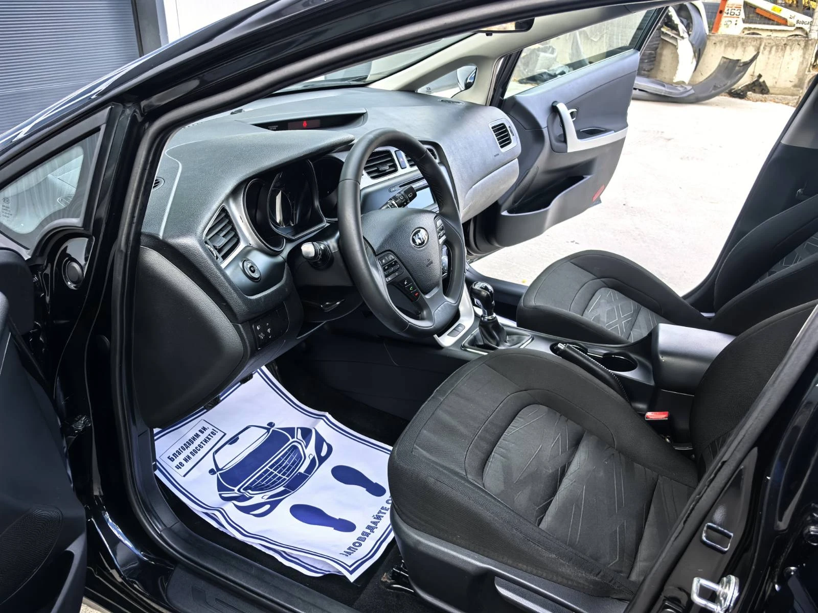 Kia Ceed 1.6CRDI, снимка 9 - Автомобили и джипове - 56214044