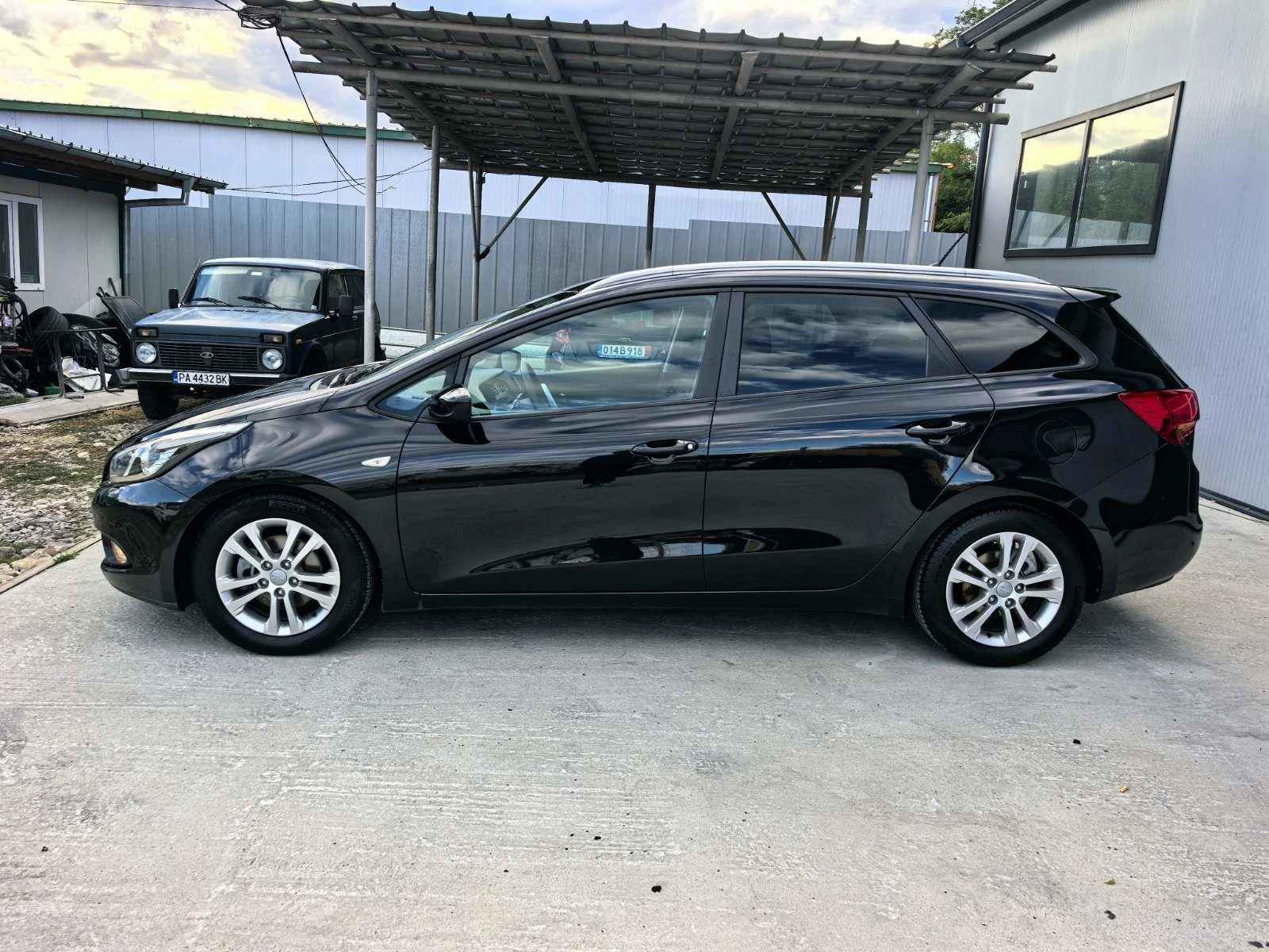 Kia Ceed 1.6CRDI, снимка 4 - Автомобили и джипове - 56214044