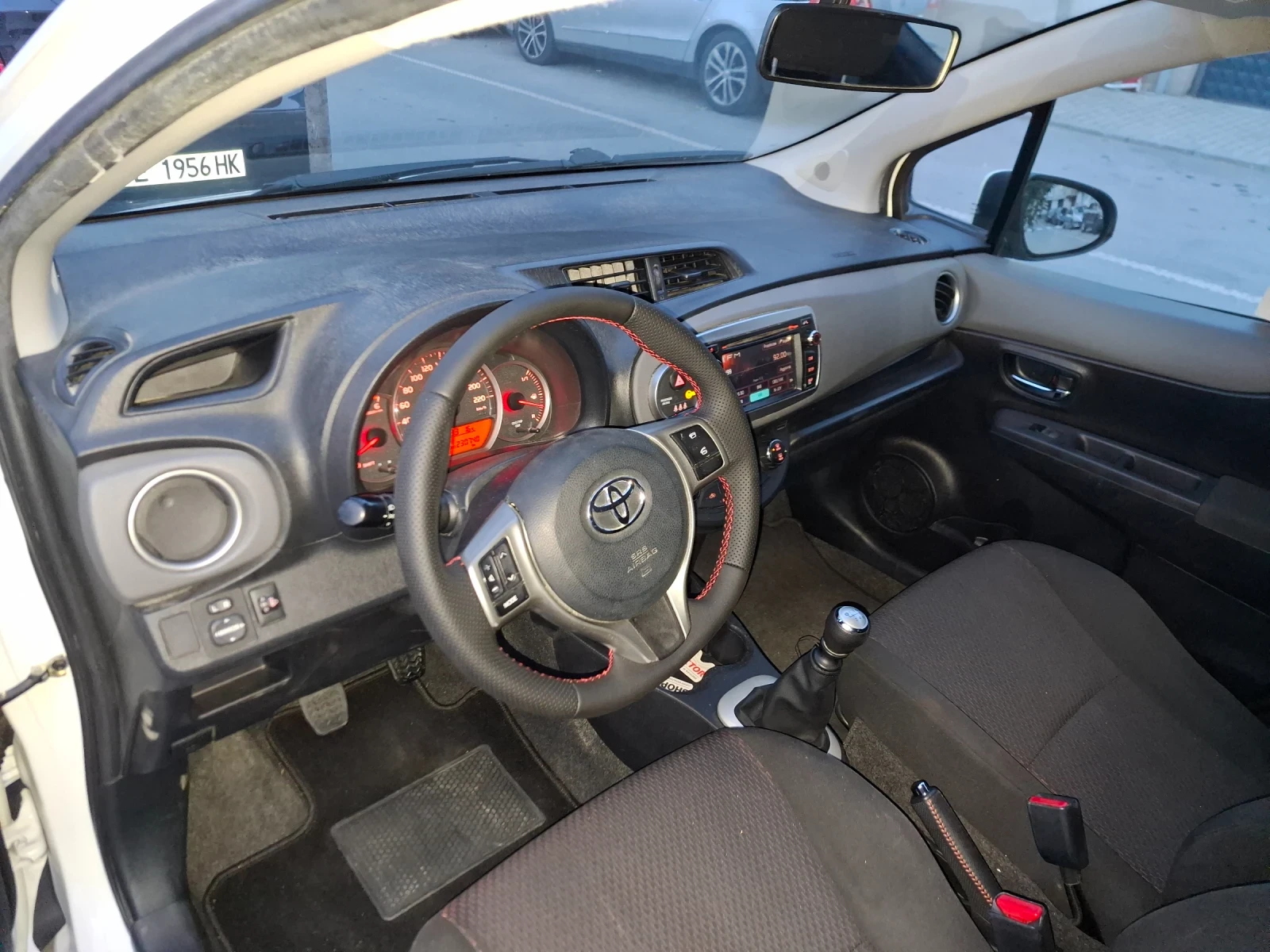 Toyota Yaris Хубава кола, снимка 7 - Автомобили и джипове - 56609817