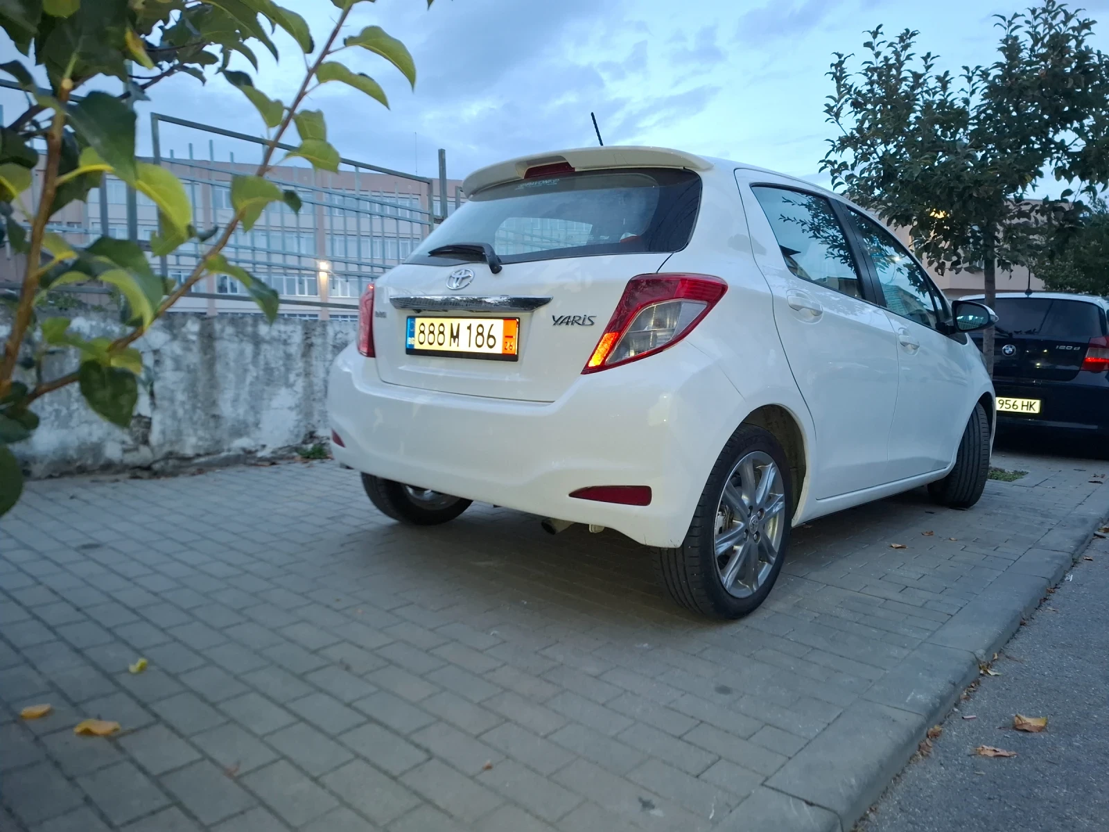 Toyota Yaris Хубава кола, снимка 4 - Автомобили и джипове - 56609817