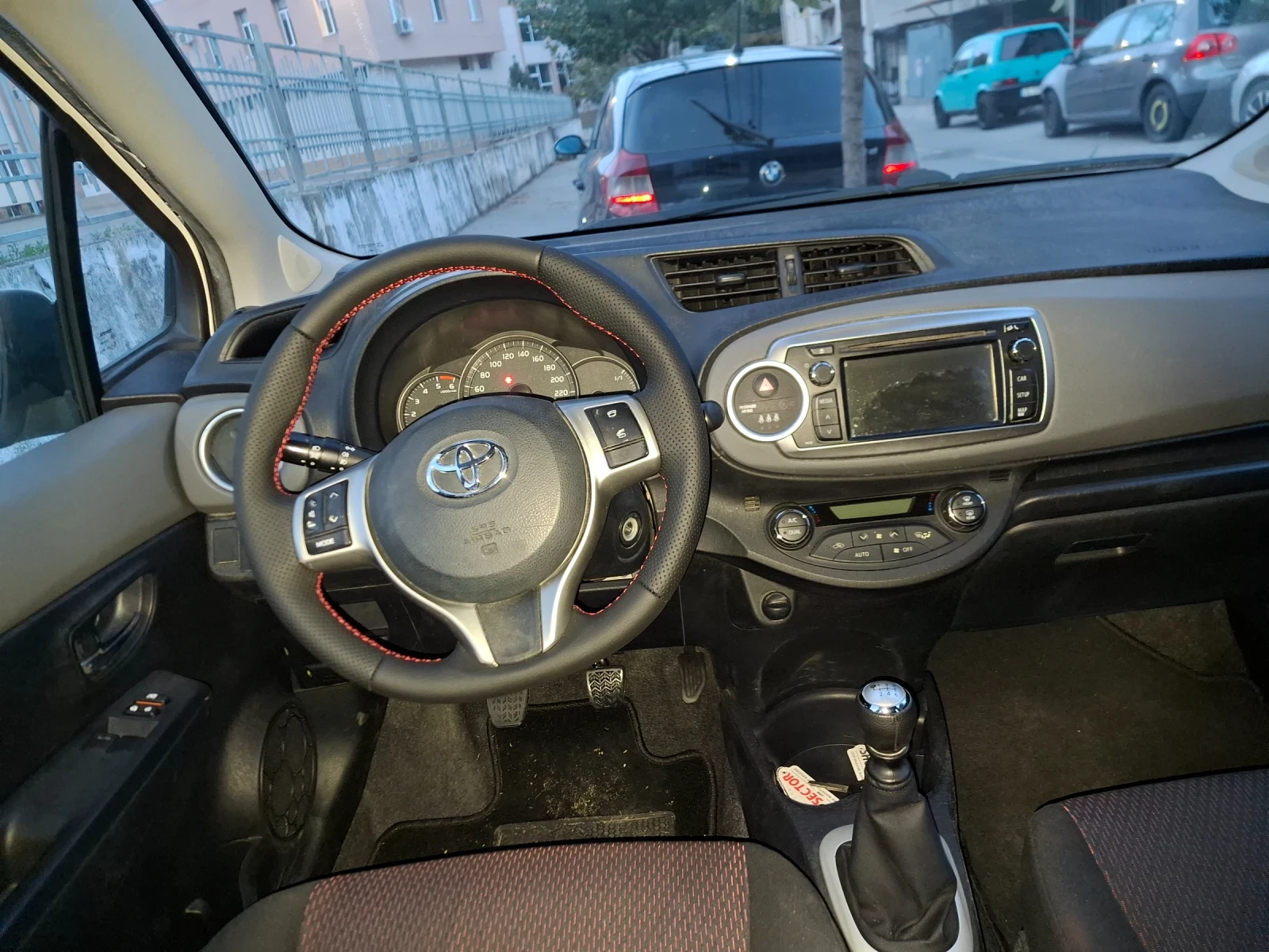Toyota Yaris Хубава кола, снимка 6 - Автомобили и джипове - 56609817