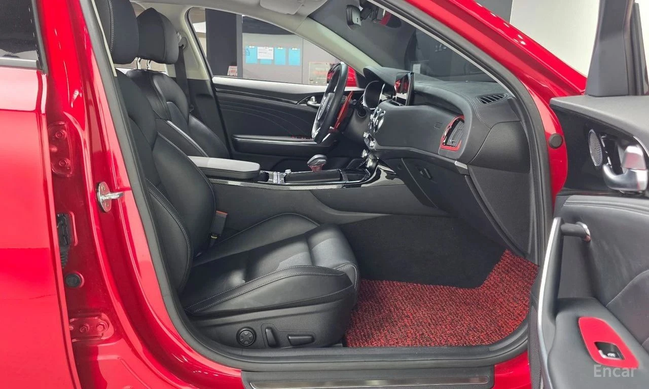 Kia Stinger, снимка 13 - Автомобили и джипове - 56736855