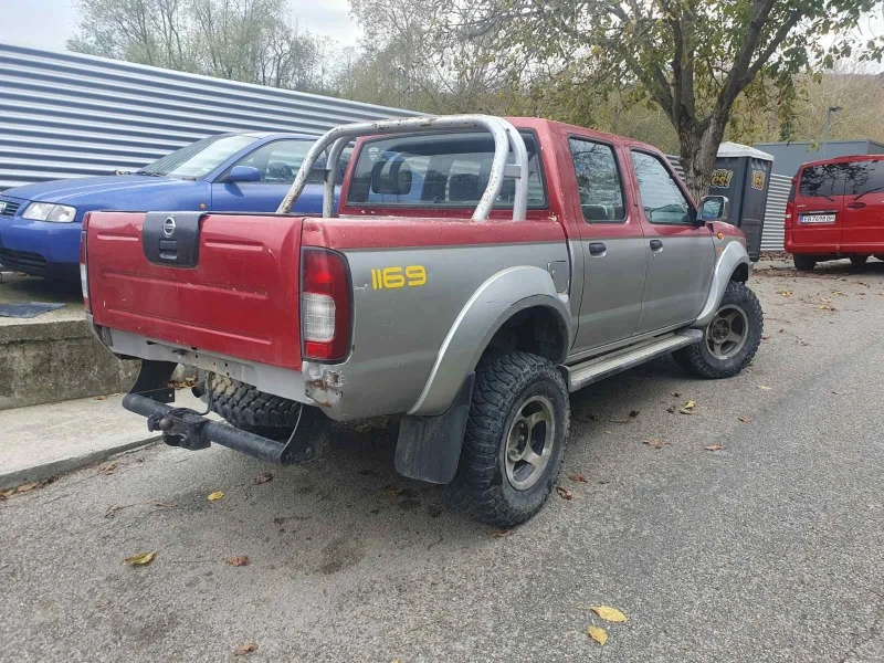 Nissan Navara 2.5dci, снимка 3 - Автомобили и джипове - 46833967