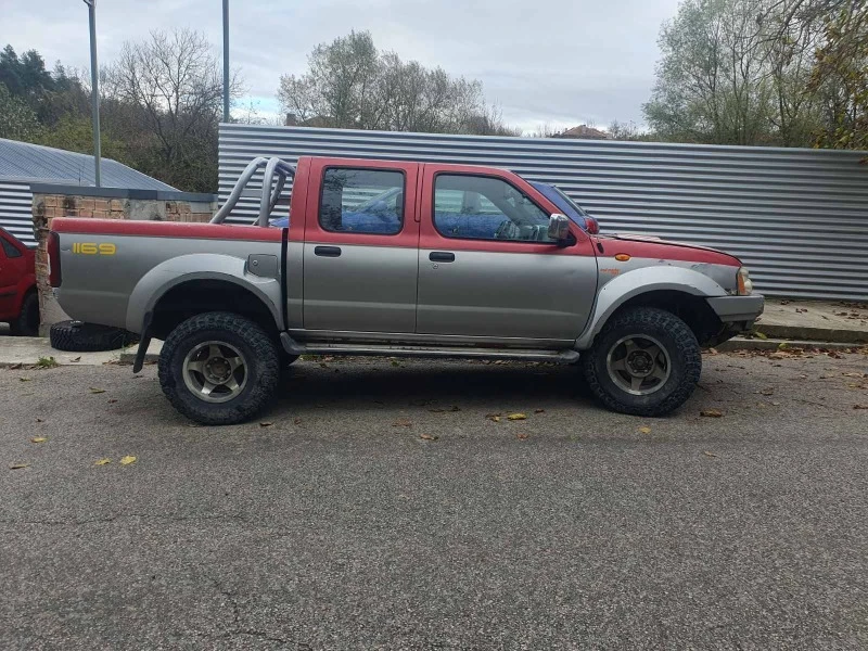 Nissan Navara 2.5dci, снимка 4 - Автомобили и джипове - 46833967