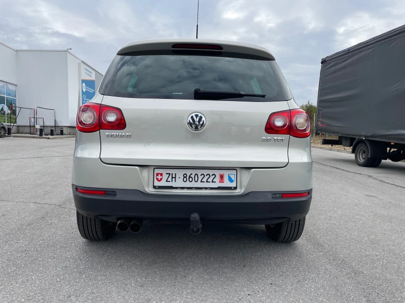 VW Tiguan 2.0TDI 4motion SUISS, снимка 5 - Автомобили и джипове - 47509996