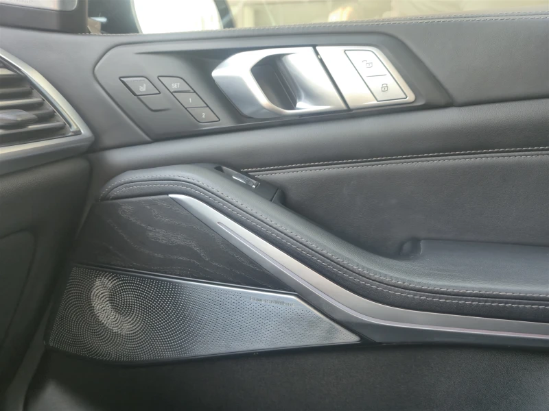BMW X7 M50i, снимка 11 - Автомобили и джипове - 51044323