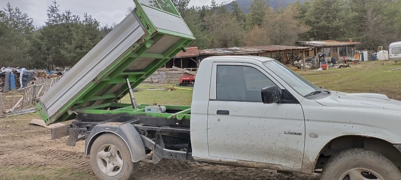 Mitsubishi L200 2.5TDI, снимка 2 - Автомобили и джипове - 52487341