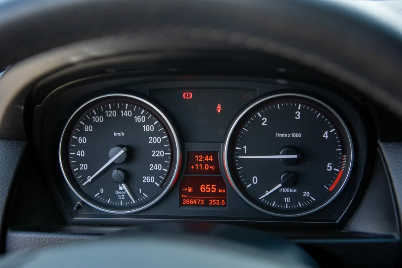 BMW X1, снимка 11 - Автомобили и джипове - 52328109