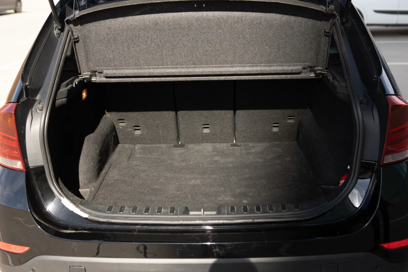 BMW X1, снимка 16 - Автомобили и джипове - 52328109