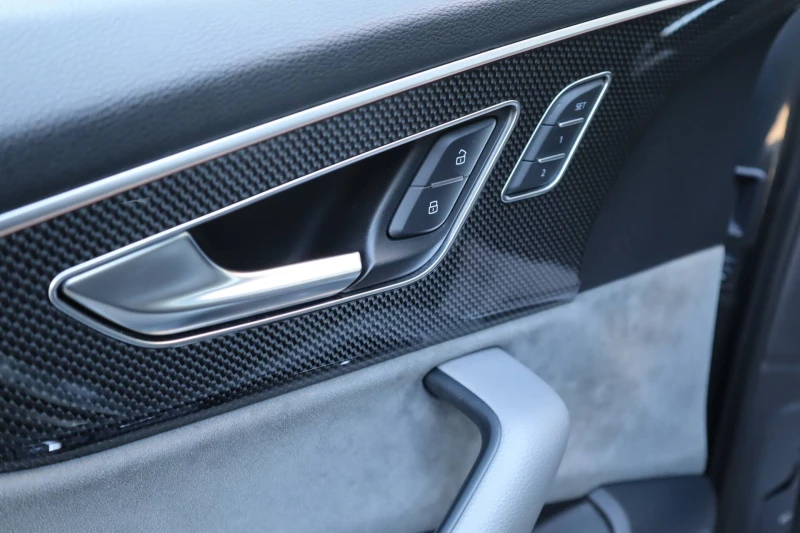 Audi SQ7 4.0TDI/Quattro/HuD/Камера 360/Карбон/Пано/6+ 1/Bos, снимка 13 - Автомобили и джипове - 52833867