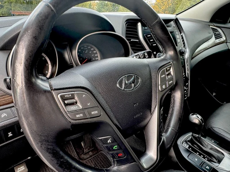 Hyundai Santa fe XL Luxury* ПОДГРЕВ* ПАНОРАМА* LANE ASSIST* KAYLESS, снимка 4 - Автомобили и джипове - 53123487