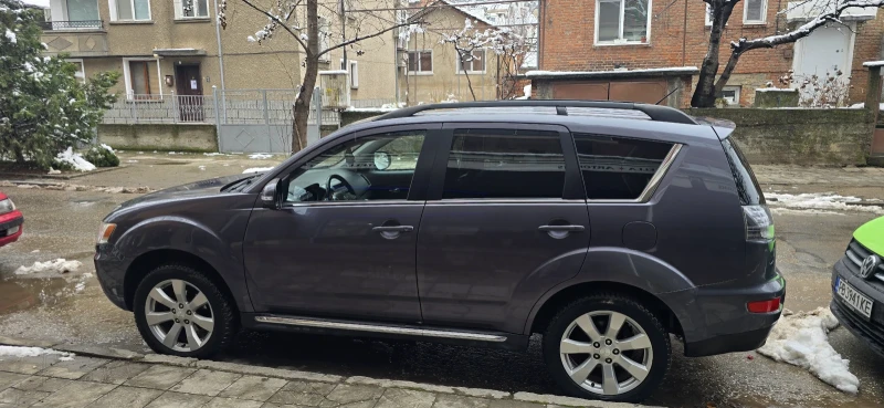 Mitsubishi Outlander, снимка 5 - Автомобили и джипове - 53341696