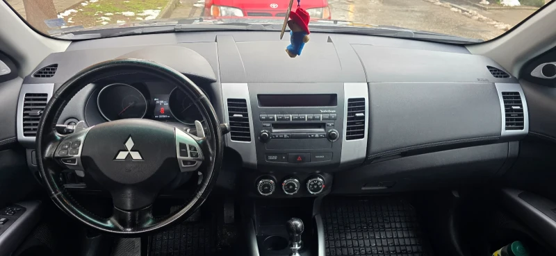 Mitsubishi Outlander, снимка 6 - Автомобили и джипове - 53341696
