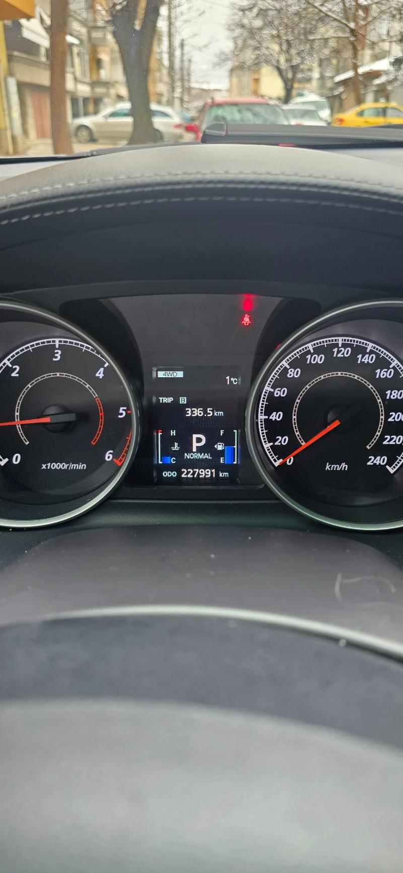 Mitsubishi Outlander, снимка 10 - Автомобили и джипове - 53341696