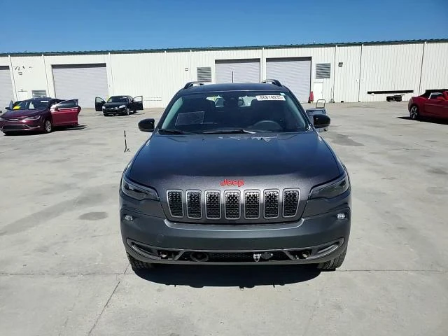 Jeep Cherokee 3.2L 6 4x4 w/Front Whl Drv