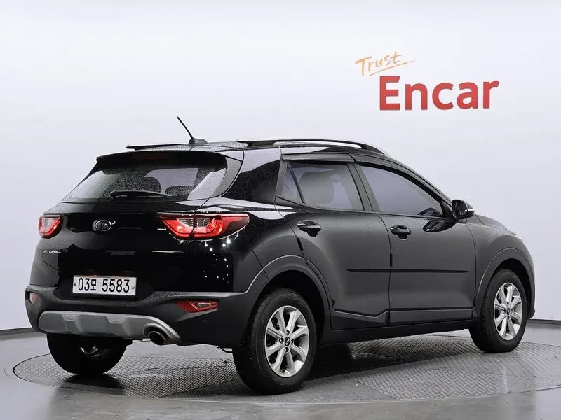Kia Stonic DIESEL 1.6 DELUXE, снимка 2 - Автомобили и джипове - 55359211