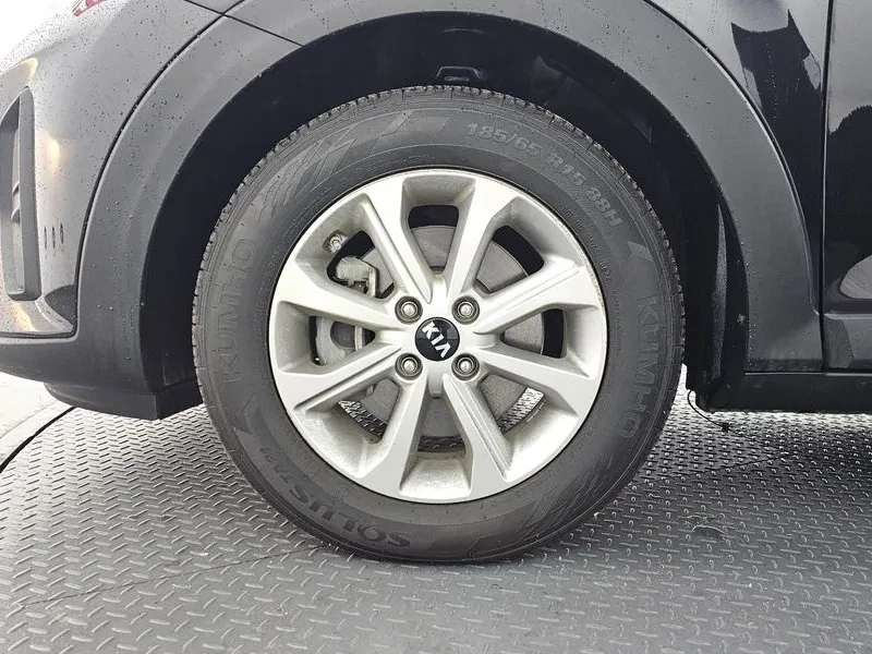 Kia Stonic DIESEL 1.6 DELUXE, снимка 5 - Автомобили и джипове - 55359211