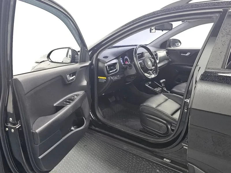 Kia Stonic DIESEL 1.6 DELUXE, снимка 10 - Автомобили и джипове - 55359211