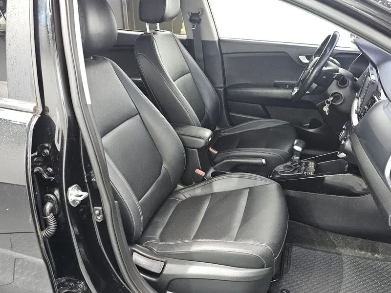 Kia Stonic DIESEL 1.6 DELUXE, снимка 11 - Автомобили и джипове - 55359211
