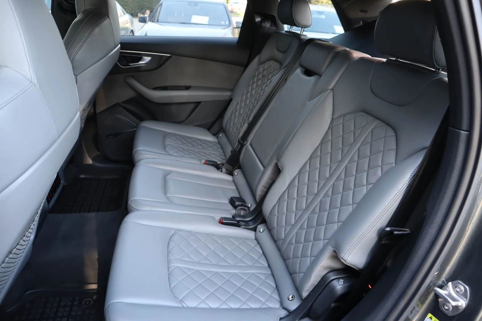 Audi SQ7 4.0TDI/Quattro/HuD/Камера 360/Карбон/Пано/6+ 1/Bos - изображение 10