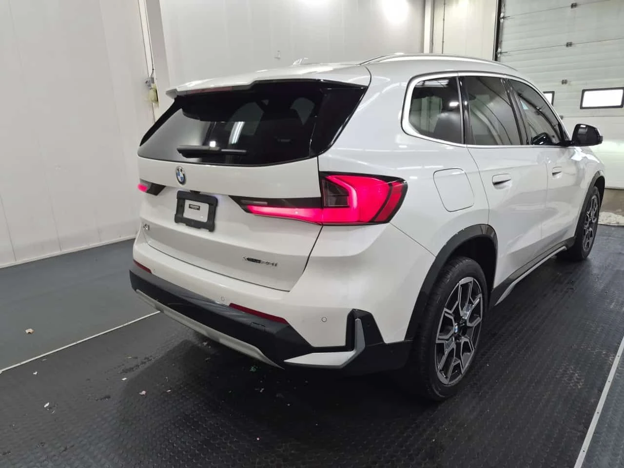 BMW X1 * XDRIVE28I * ГЛАВНО ПРЕДСТАВИТЕЛСТВО* , снимка 3 - Автомобили и джипове - 54764005