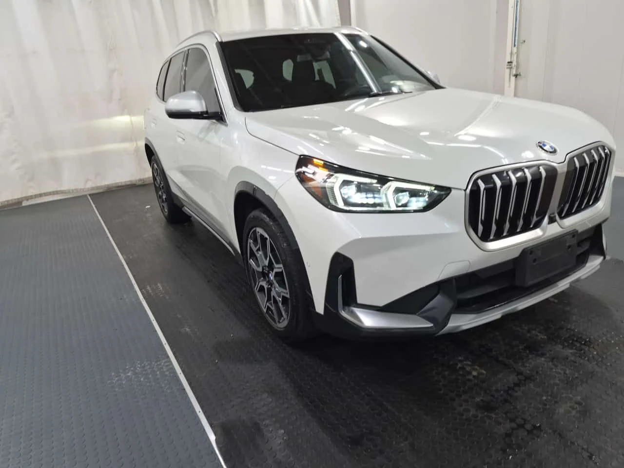 BMW X1 * XDRIVE28I * ГЛАВНО ПРЕДСТАВИТЕЛСТВО* , снимка 2 - Автомобили и джипове - 54764005