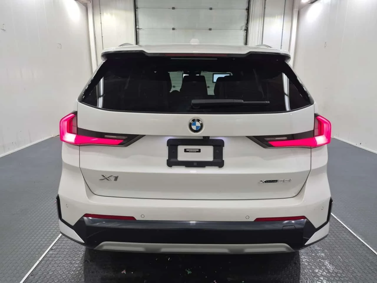 BMW X1 * XDRIVE28I * ГЛАВНО ПРЕДСТАВИТЕЛСТВО* , снимка 5 - Автомобили и джипове - 54764005