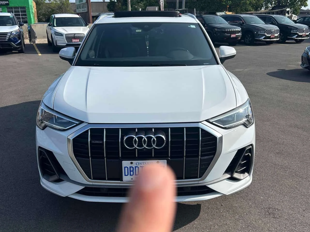 Audi Q3 Technik | S LINE | CARFAX | АВТОКРЕДИТ, снимка 2 - Автомобили и джипове - 55389465
