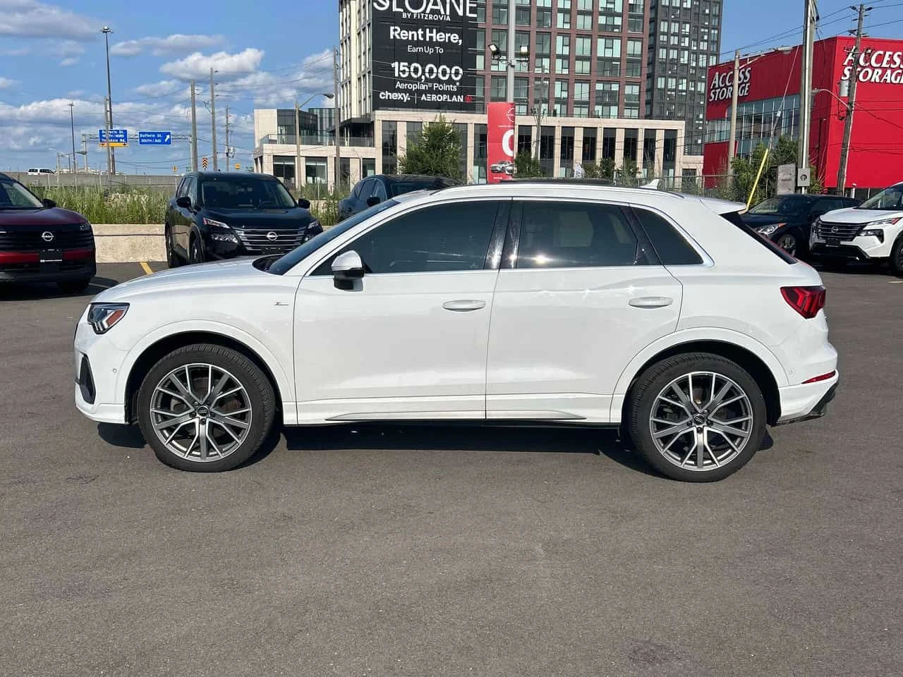 Audi Q3 Technik | S LINE | CARFAX | АВТОКРЕДИТ, снимка 3 - Автомобили и джипове - 55389465