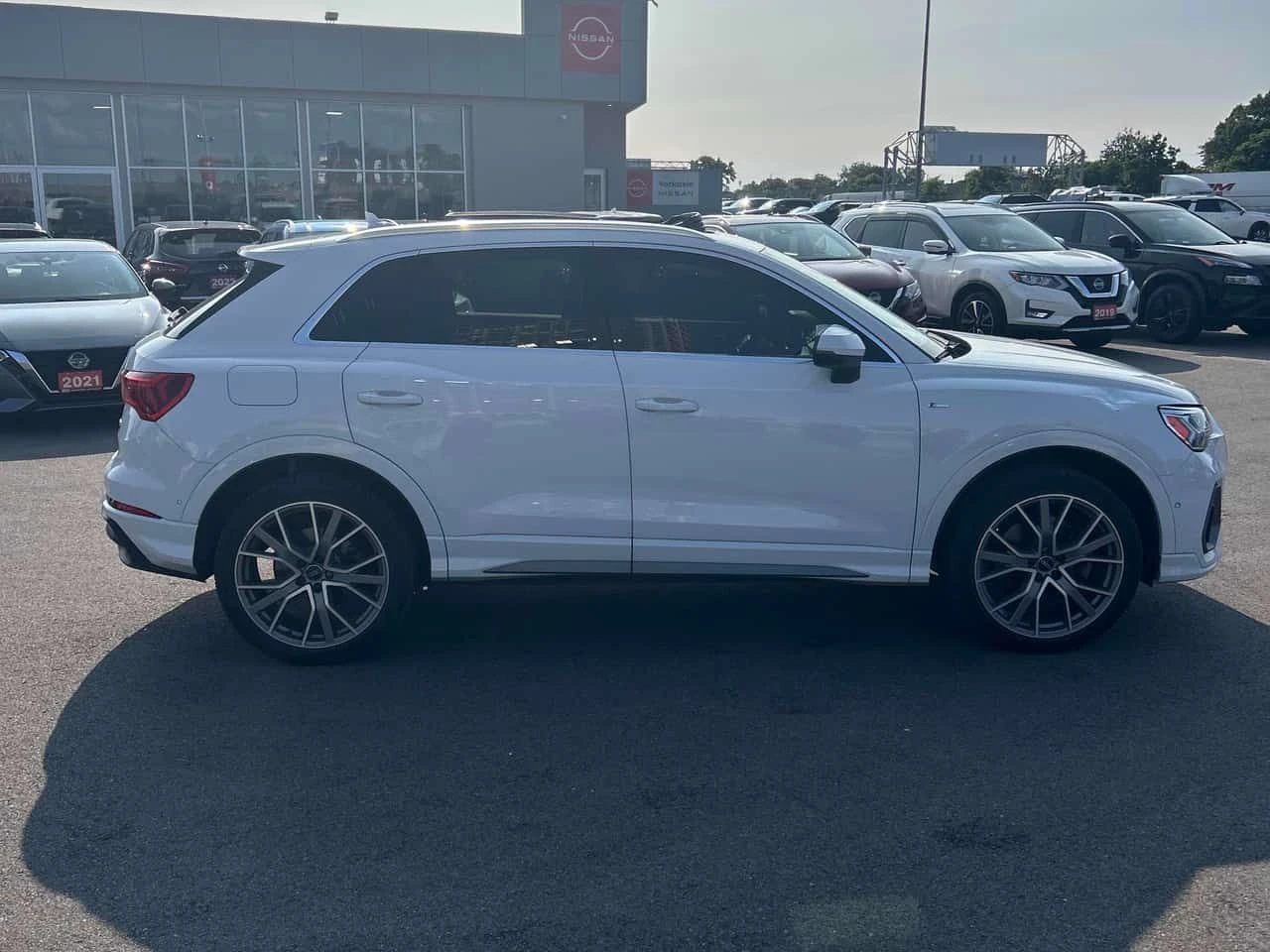 Audi Q3 Technik | S LINE | CARFAX | АВТОКРЕДИТ, снимка 4 - Автомобили и джипове - 55389465