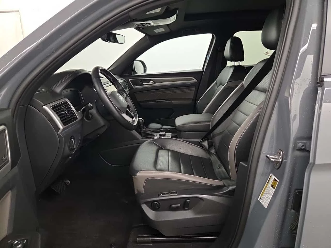VW Atlas HIGHLINE| ПОДГРЕВИ| ПАНОРАМА 2 КЛЮЧА, снимка 8 - Автомобили и джипове - 55541917