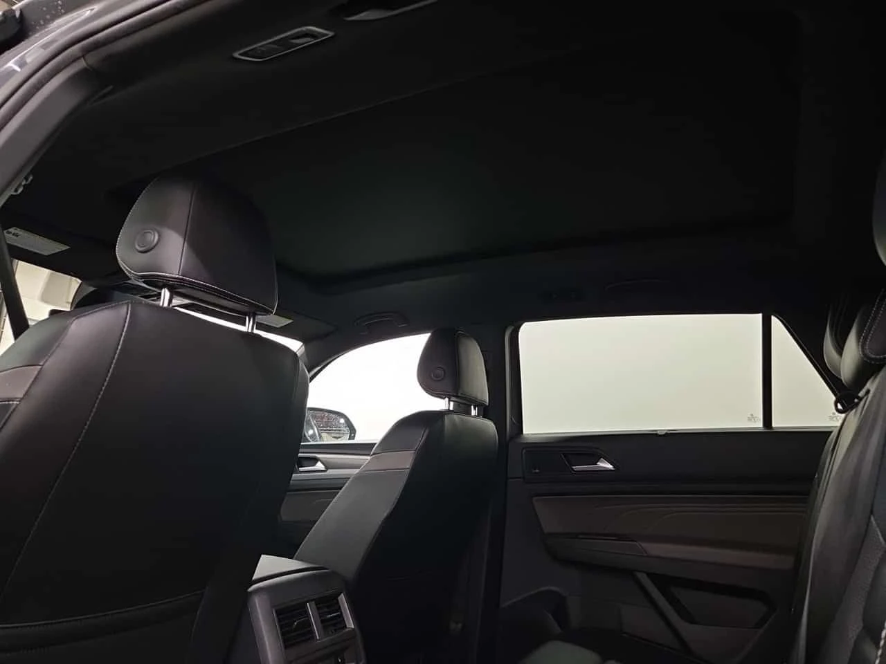 VW Atlas HIGHLINE| ПОДГРЕВИ| ПАНОРАМА 2 КЛЮЧА, снимка 14 - Автомобили и джипове - 55541917