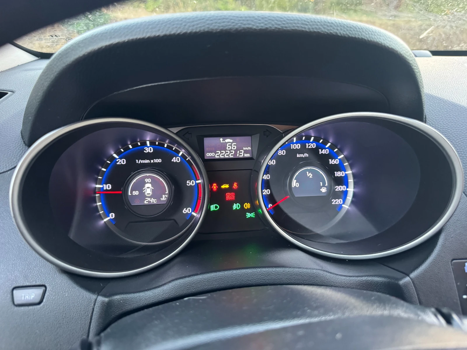 Hyundai IX35 2.0 CRDI 136HP 2WD, снимка 12 - Автомобили и джипове - 55982169