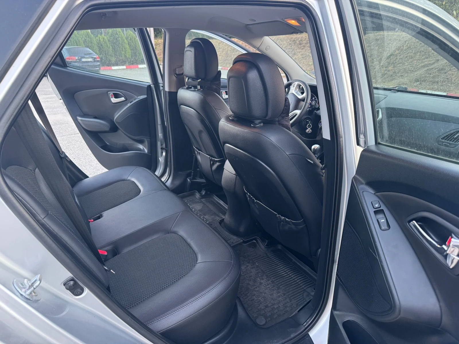 Hyundai IX35 2.0 CRDI 136HP 2WD, снимка 8 - Автомобили и джипове - 55982169