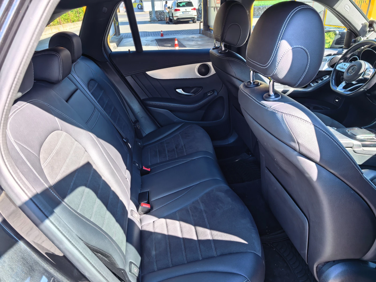 Mercedes-Benz GLC 220 4matic AMG, снимка 8 - Автомобили и джипове - 56021409
