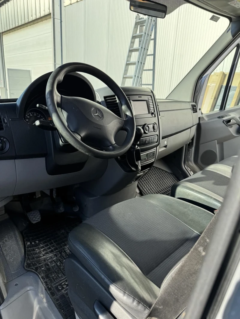 Mercedes-Benz Sprinter 319 6 цилиндъра, снимка 3 - Бусове и автобуси - 53098932