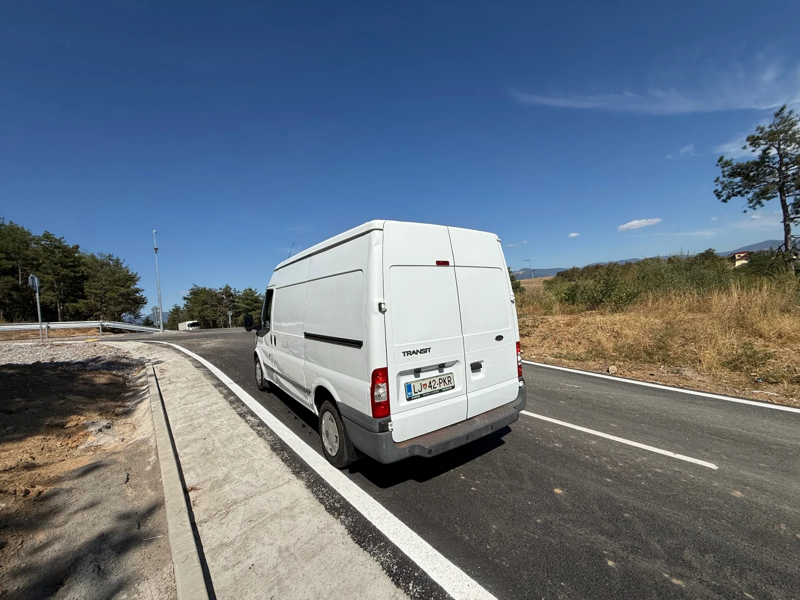 Ford Transit 2.2 116 klima 2 Vrati, снимка 5 - Бусове и автобуси - 56130342