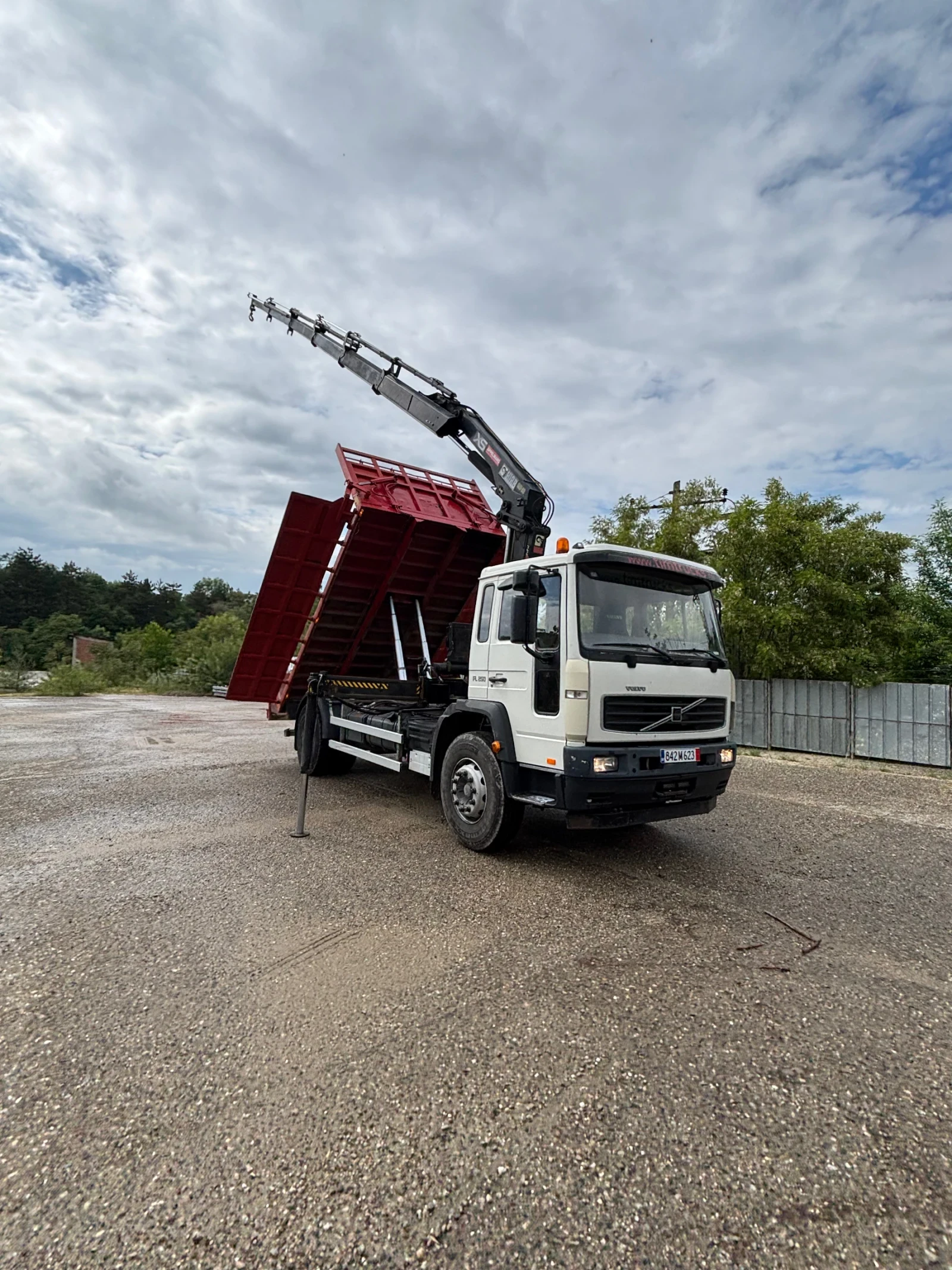 Volvo Fl ПЕРФЕКТЕН, снимка 13 - Камиони - 54643921