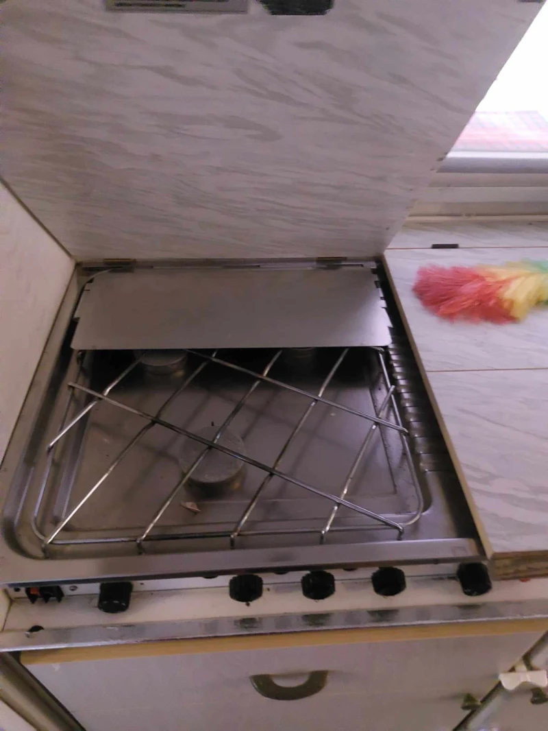 Каравана Hobby 510, снимка 8 - Каравани и кемпери - 53422420