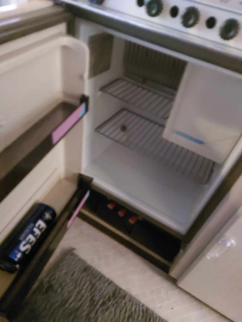 Каравана Hobby 510, снимка 3 - Каравани и кемпери - 53422420