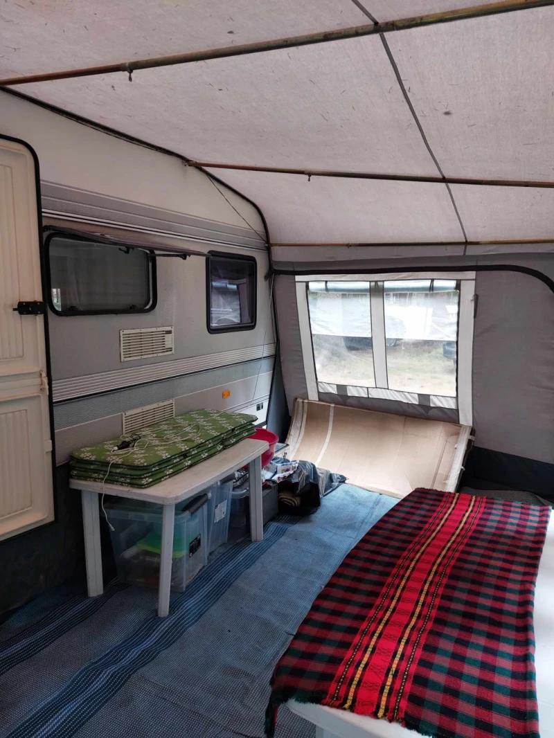 Каравана Hobby 510, снимка 9 - Каравани и кемпери - 53422420