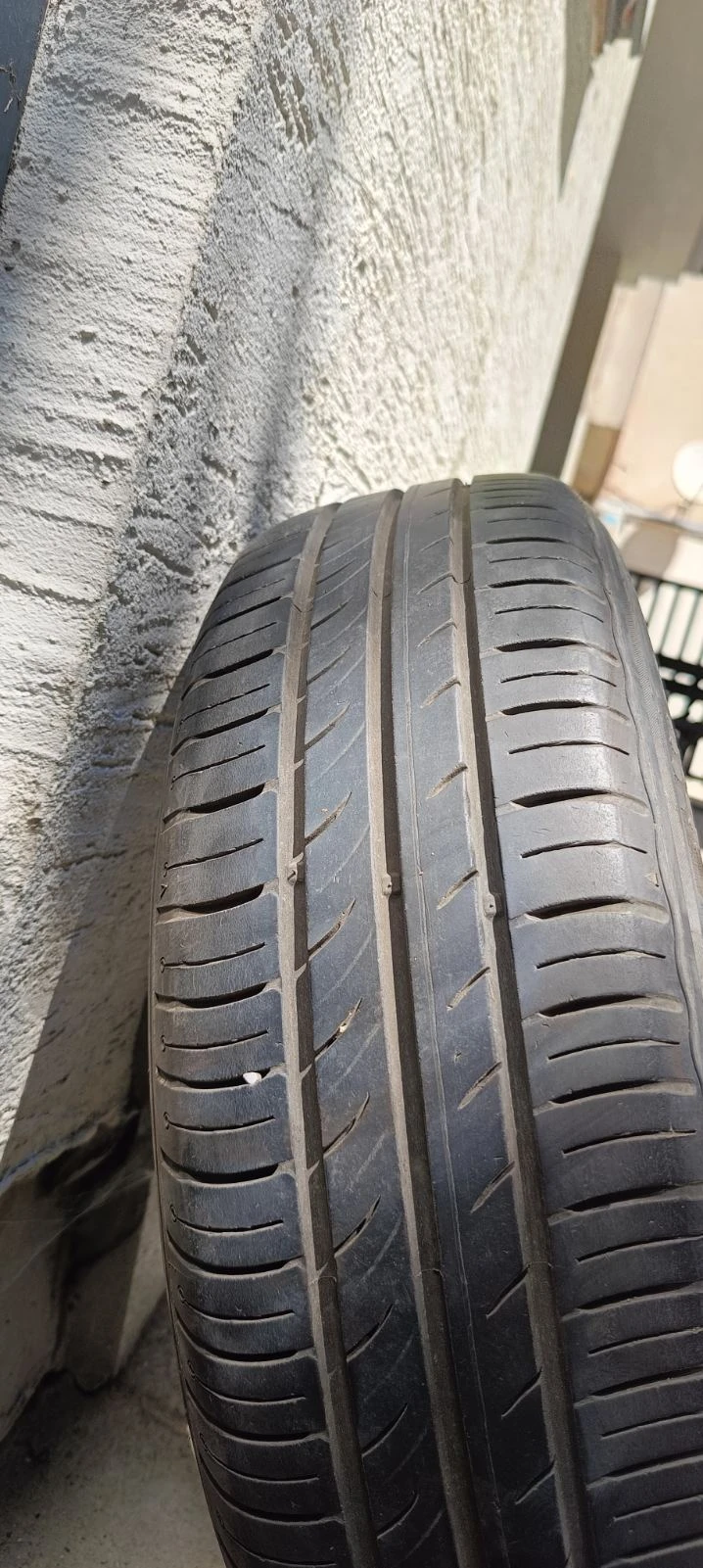 Гуми с джанти Kumho 185/65R15, снимка 3 - Гуми и джанти - 47383038