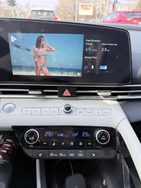 Hyundai Elantra 1.6 Hybrid Luxury , снимка 12