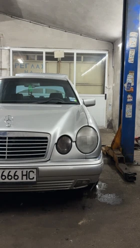 Mercedes-Benz E 200 Avantgarde, снимка 2