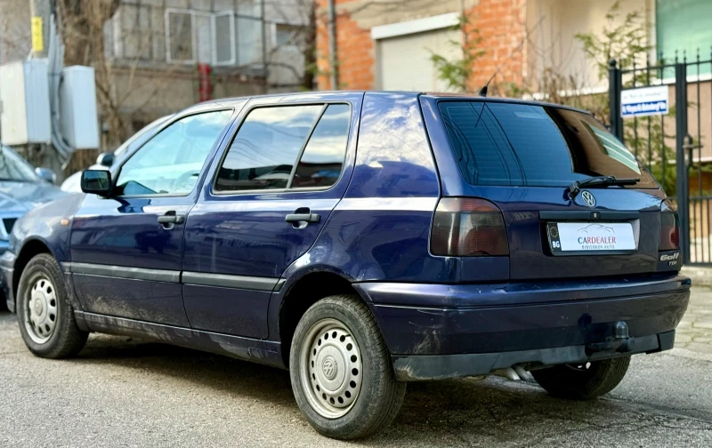 VW Golf 1.9 90 Италия , снимка 2 - Автомобили и джипове - 48891679