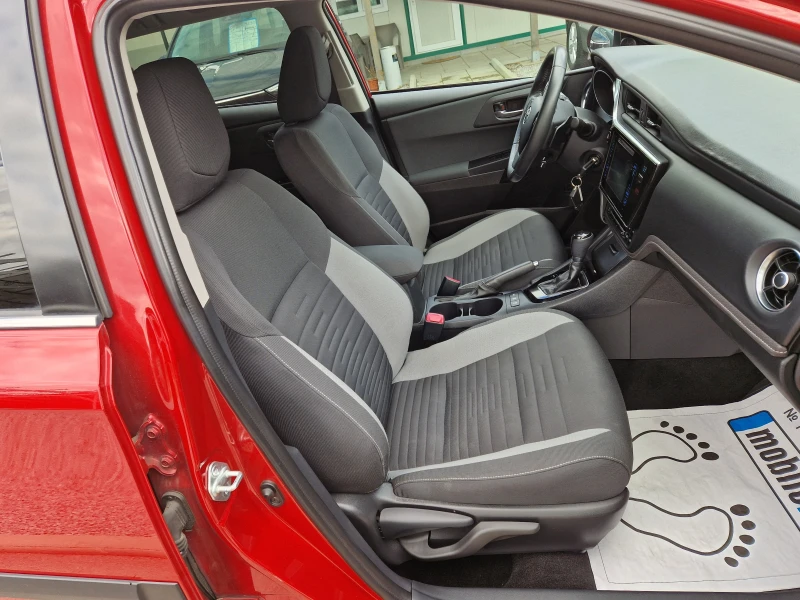 Toyota Auris, снимка 13 - Автомобили и джипове - 50449142