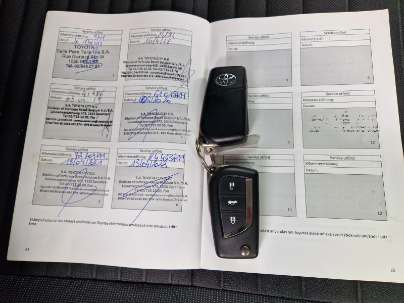 Toyota Auris, снимка 17 - Автомобили и джипове - 50449142