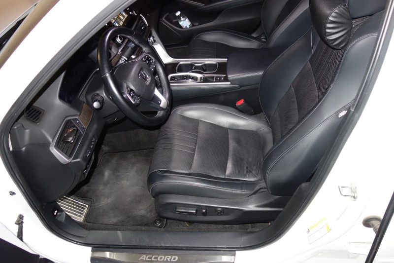 Honda Accord 2.0T Touring, снимка 8 - Автомобили и джипове - 51267849