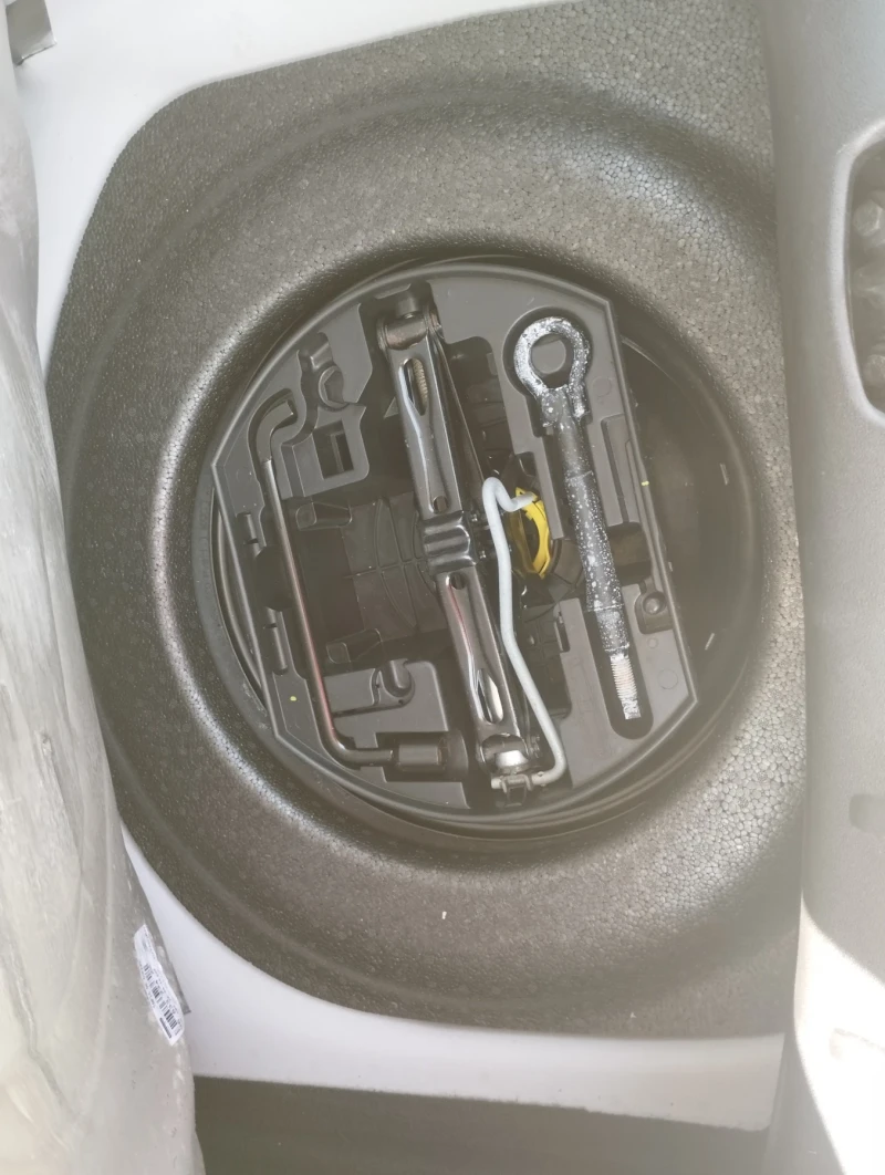 Citroen C3 1.2 82k, снимка 14 - Автомобили и джипове - 52809058